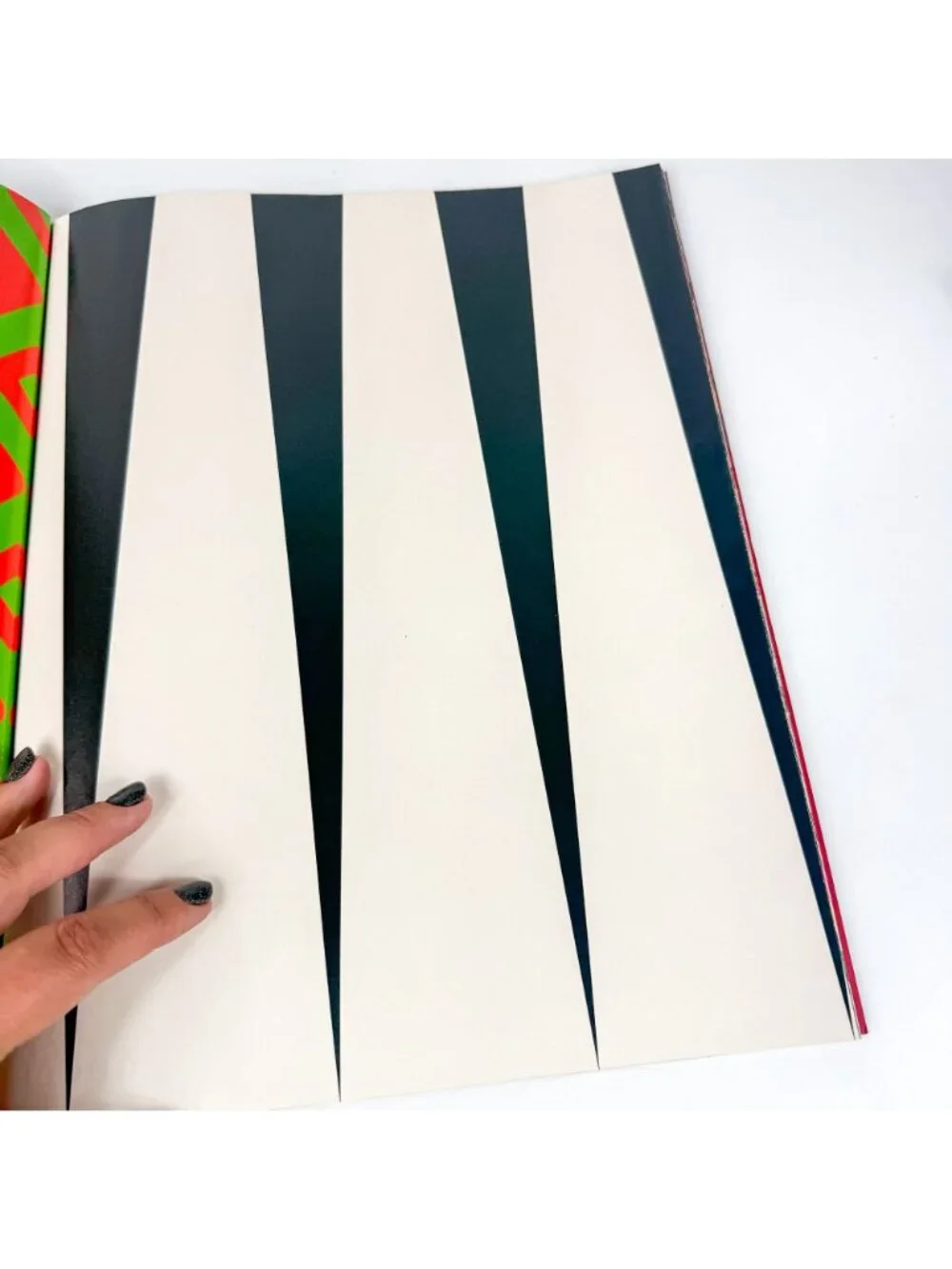 2022 Holiday Wrapping Paper Book Greetings From Gucci 10 Pages Geometric Pattern